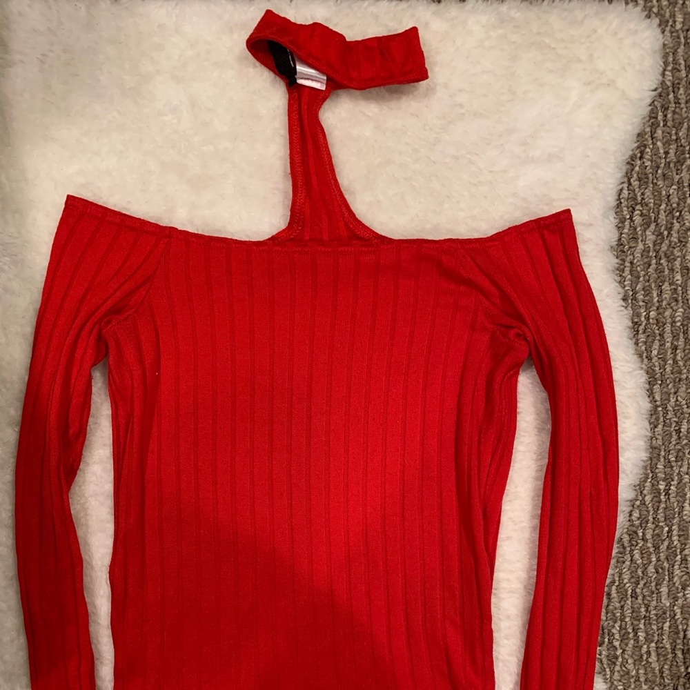 Off the shoulder red cropped top